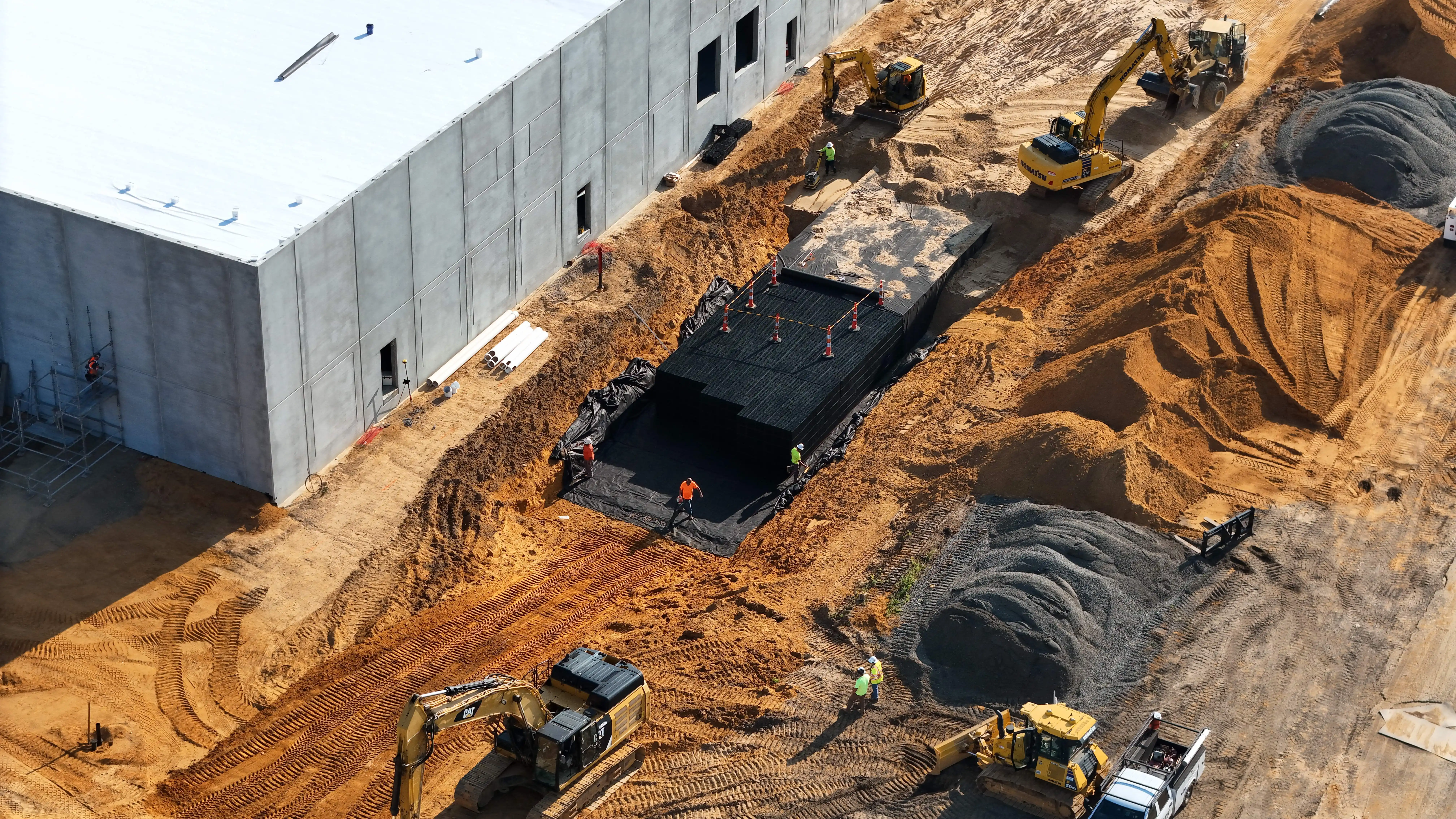Souders Excavating 1R Tank operations - Professional heavy equipment in action